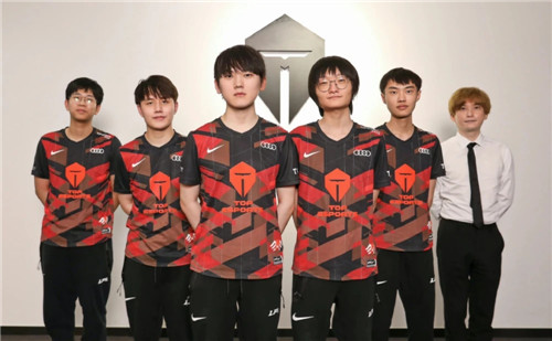 它体现了三 它体现了三